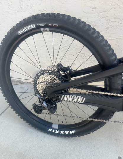 YT Decoy  Core 2  R 27.5  Año 2022