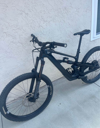 YT Decoy  Core 2  R 27.5  Año 2022