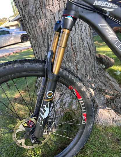 Custom Pivot  mach 5.7 MTB 27.5 Año 2021