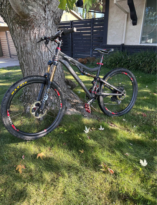 Custom Pivot  mach 5.7 MTB 27.5 Año 2021