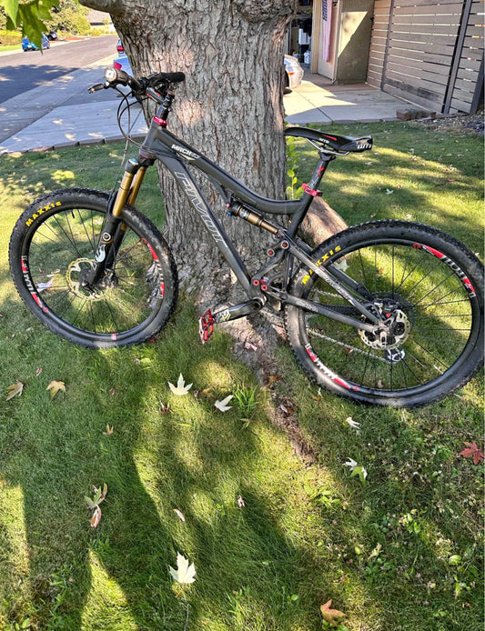 Custom Pivot  mach 5.7 MTB 27.5 Año 2021