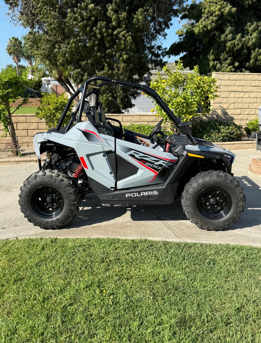 Polaris  rzr 200 Año 2024