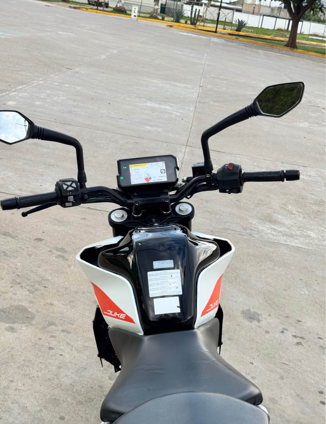 KTM  Duke 390  Año 2021