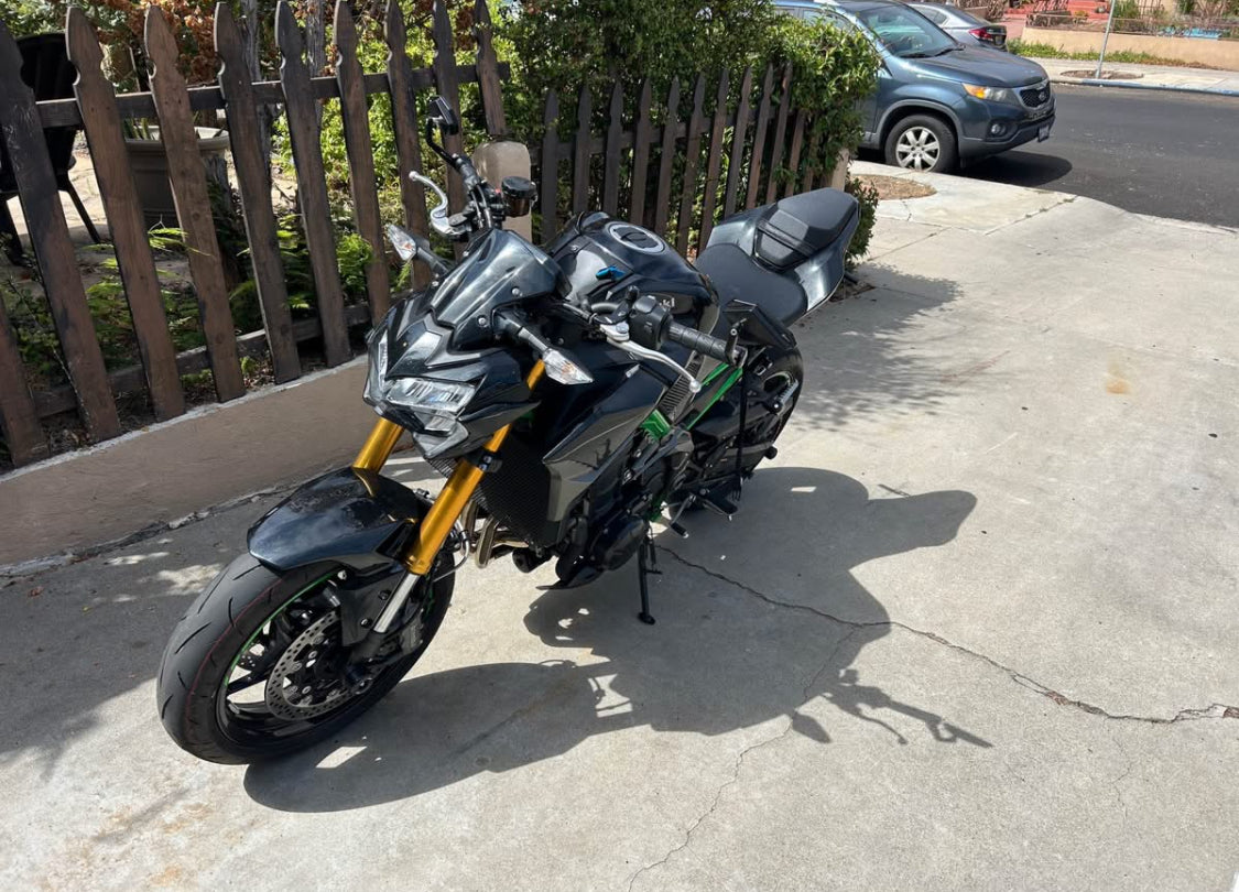 Kawasaki  z 900 se  Año 2024