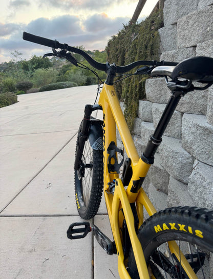 Santa Cruz  5010 Size Small R 27.5  Año 2022