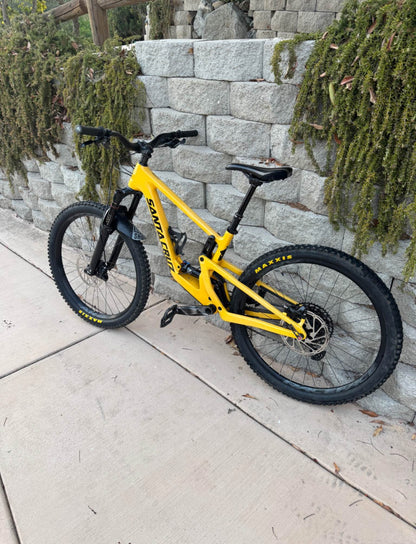 Santa Cruz  5010 Size Small R 27.5  Año 2022