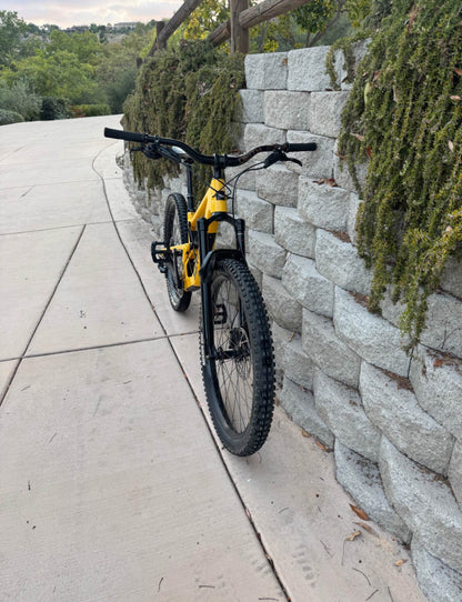 Santa Cruz  5010 Size Small R 27.5  Año 2022