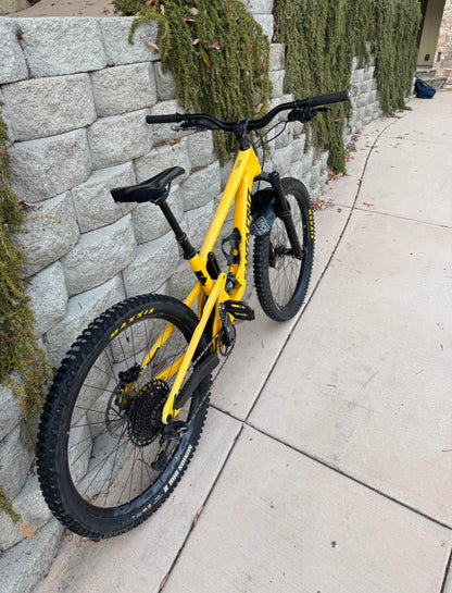 Santa Cruz  5010 Size Small R 27.5  Año 2022