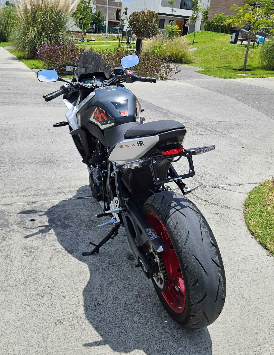 Suzuki  GSX8R  Año 2024