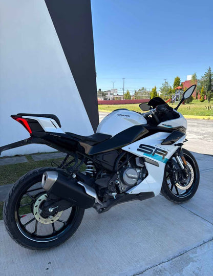 CFMOTO  CF 300 sr  Año 2023