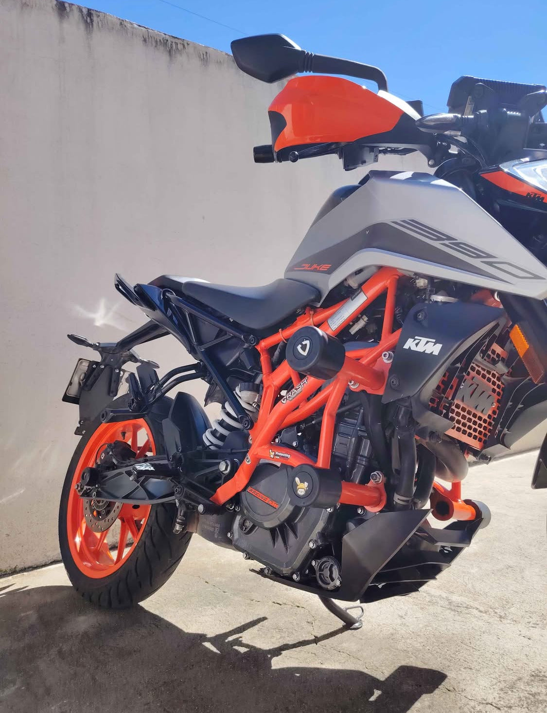 KTM  Duke 390  Año 2022