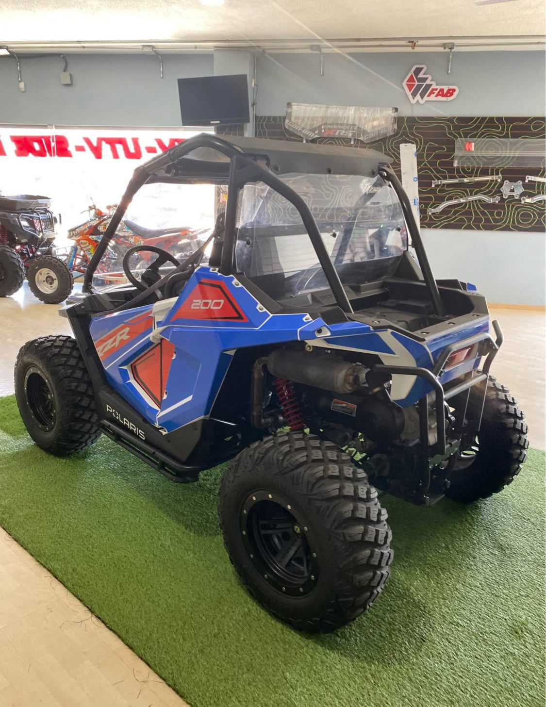 Polaris 200 efi año 2023