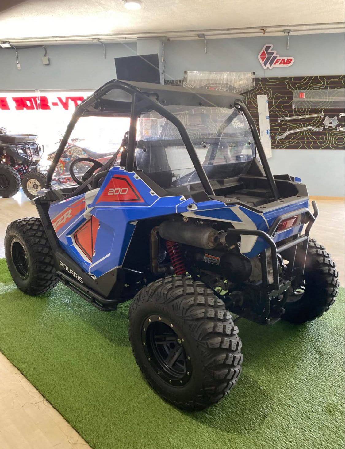 Polaris 200 efi año 2023