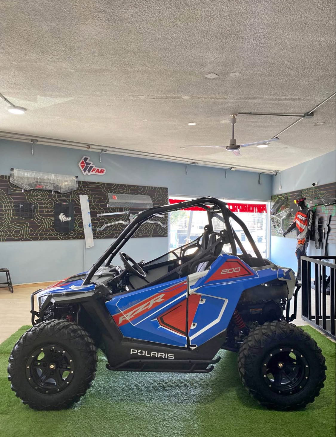 Polaris 200 efi año 2023