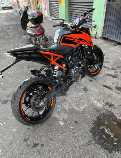 KTM  Duke 200 Año 2025