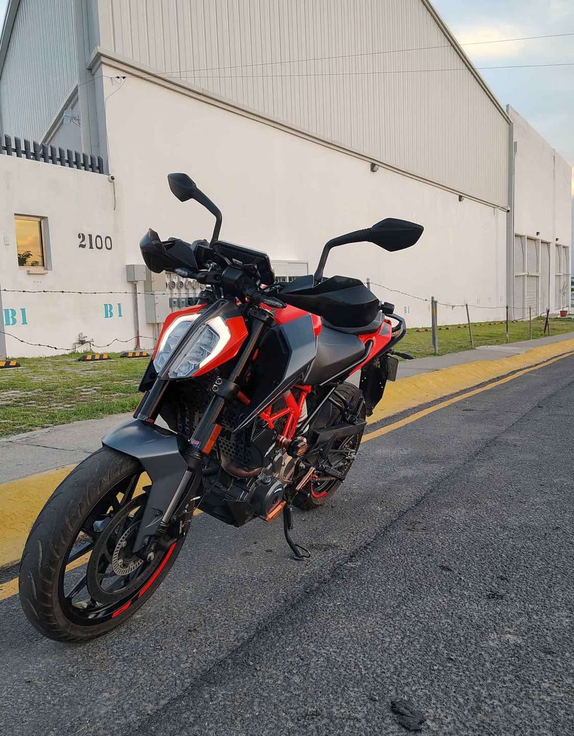 KTM  Duke 390  Año 2023