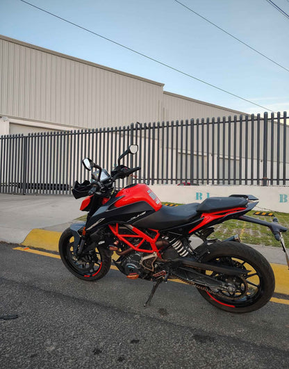 KTM  Duke 390  Año 2023