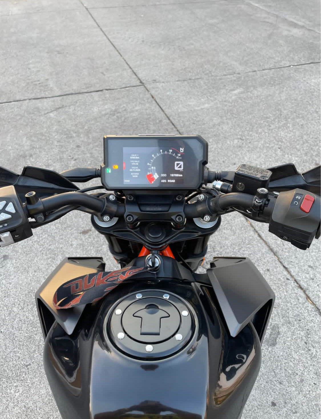 KTM  Duke 390 Año 2023