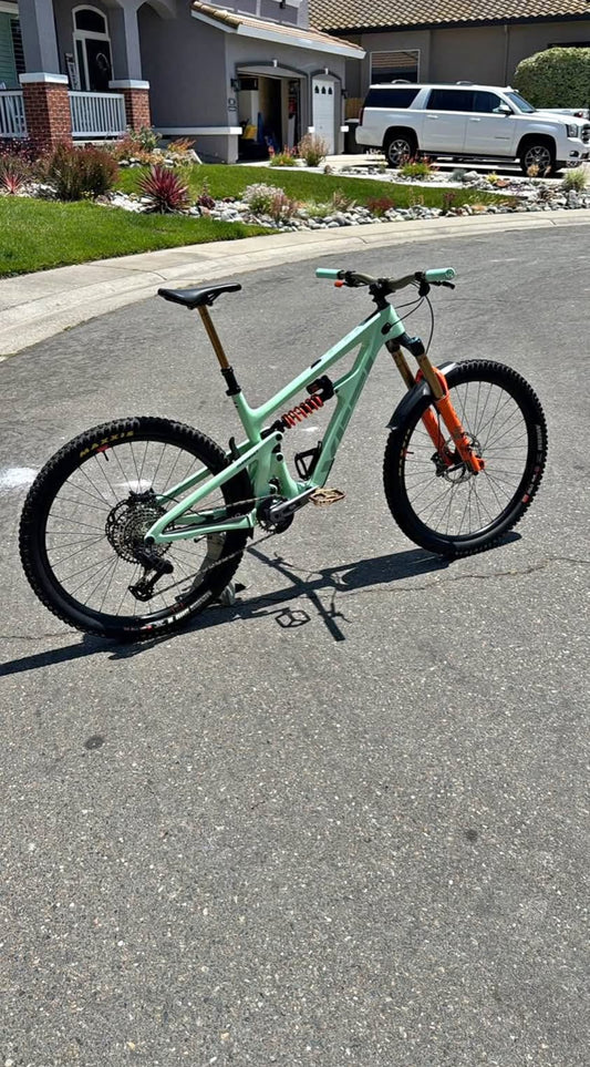YETI  SB160 Año 2024