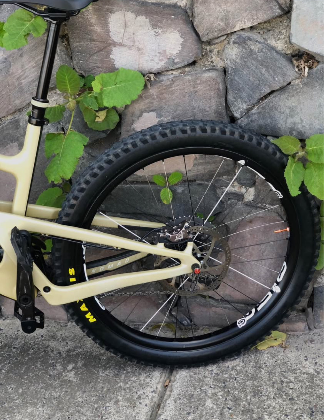 Santa Cruz  Nomad CC R 27.5