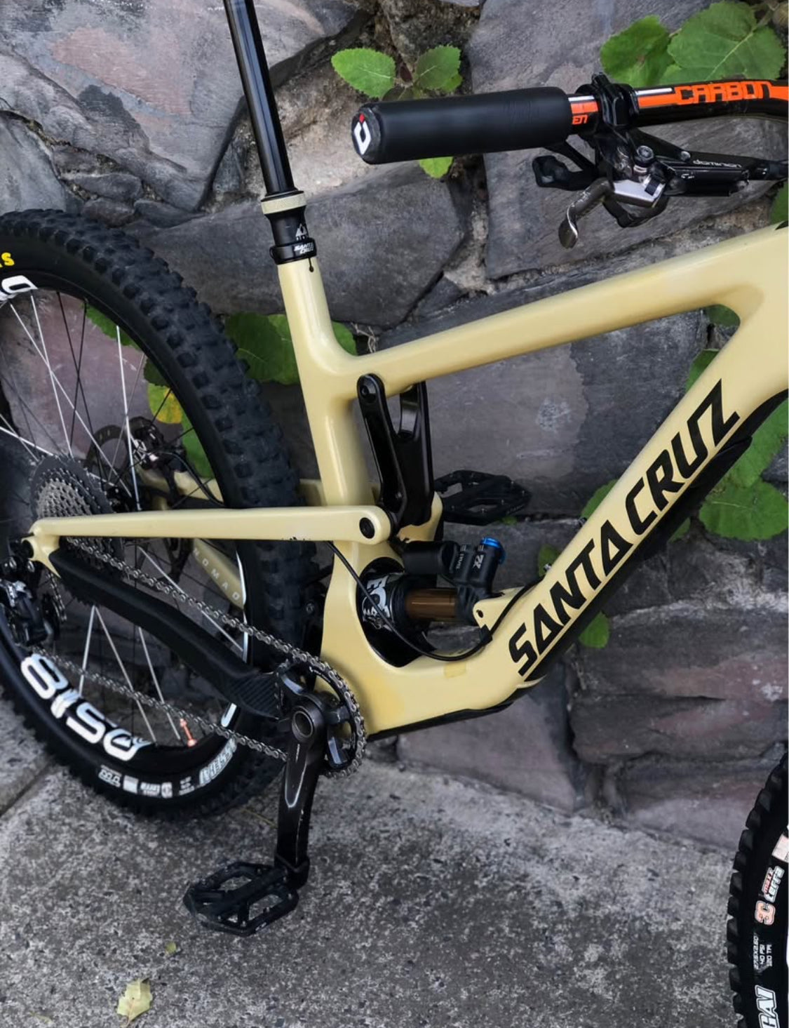 Santa Cruz  Nomad CC R 27.5