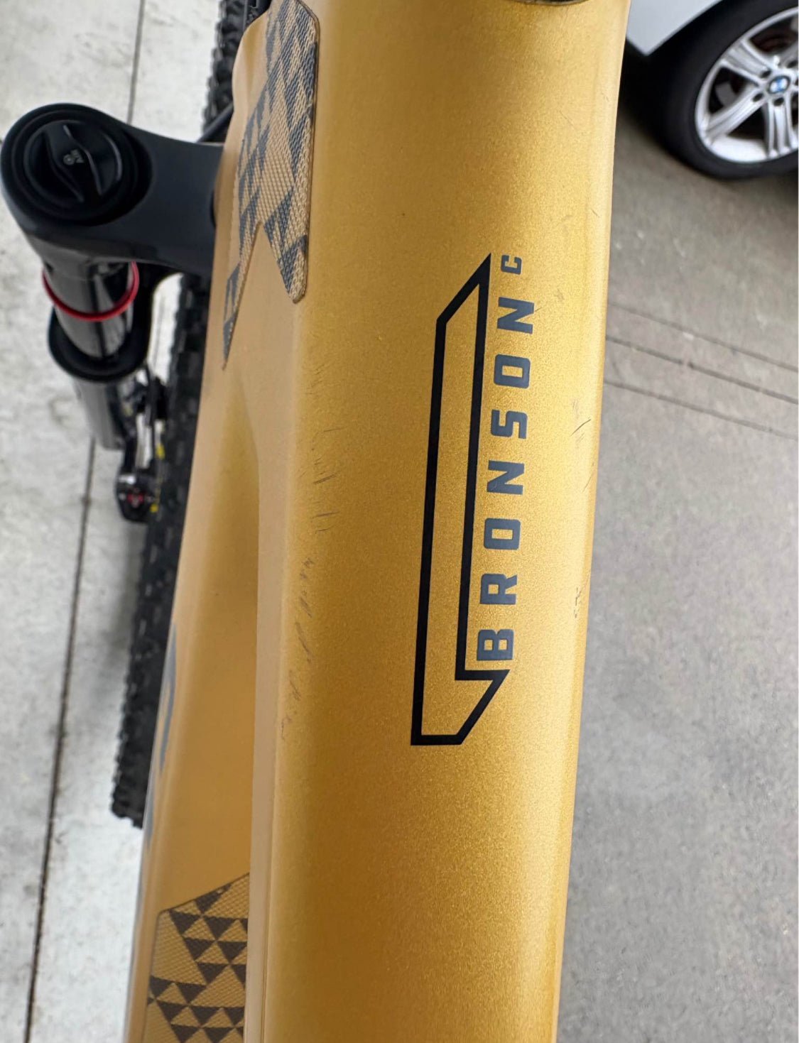 Santa Cruz Bronson Carbon