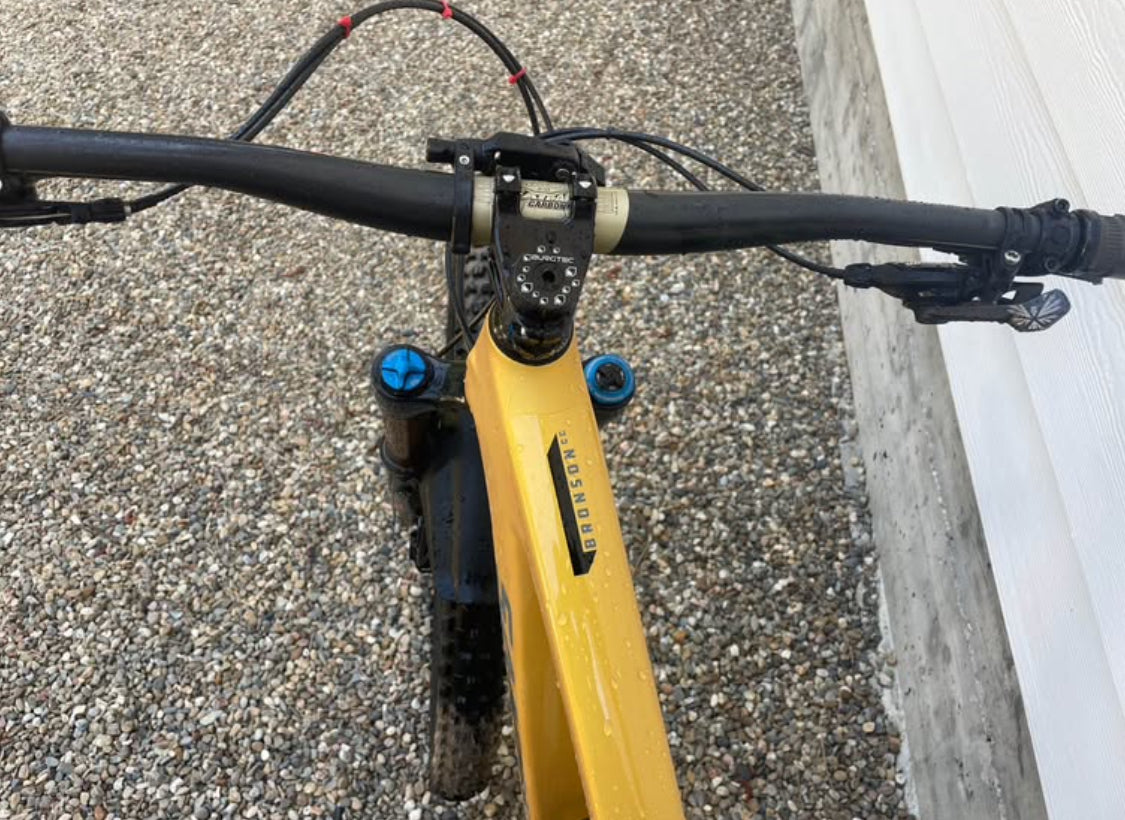 Santa Cruz  Bronson CC Aaño 2023 R 27.5