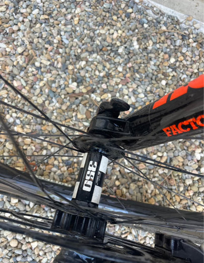 Santa Cruz  Bronson CC Aaño 2023 R 27.5