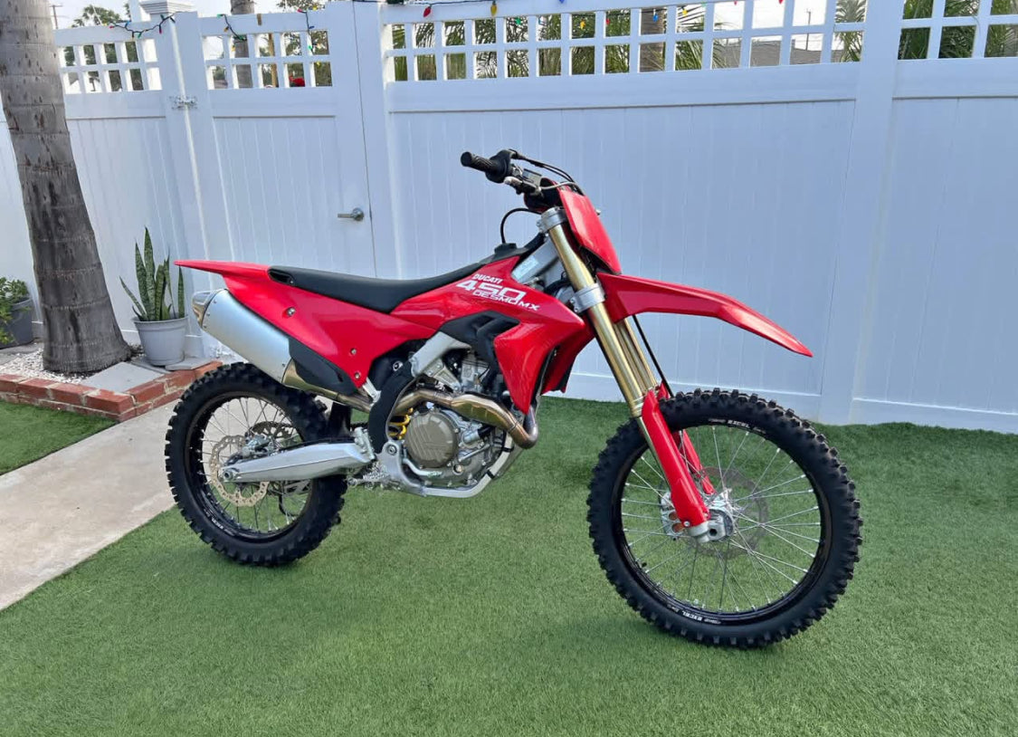 Ducati  Desmo 450 Año 2024