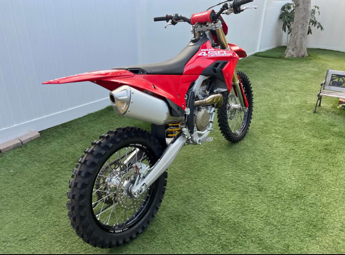 Ducati  Desmo 450 Año 2024
