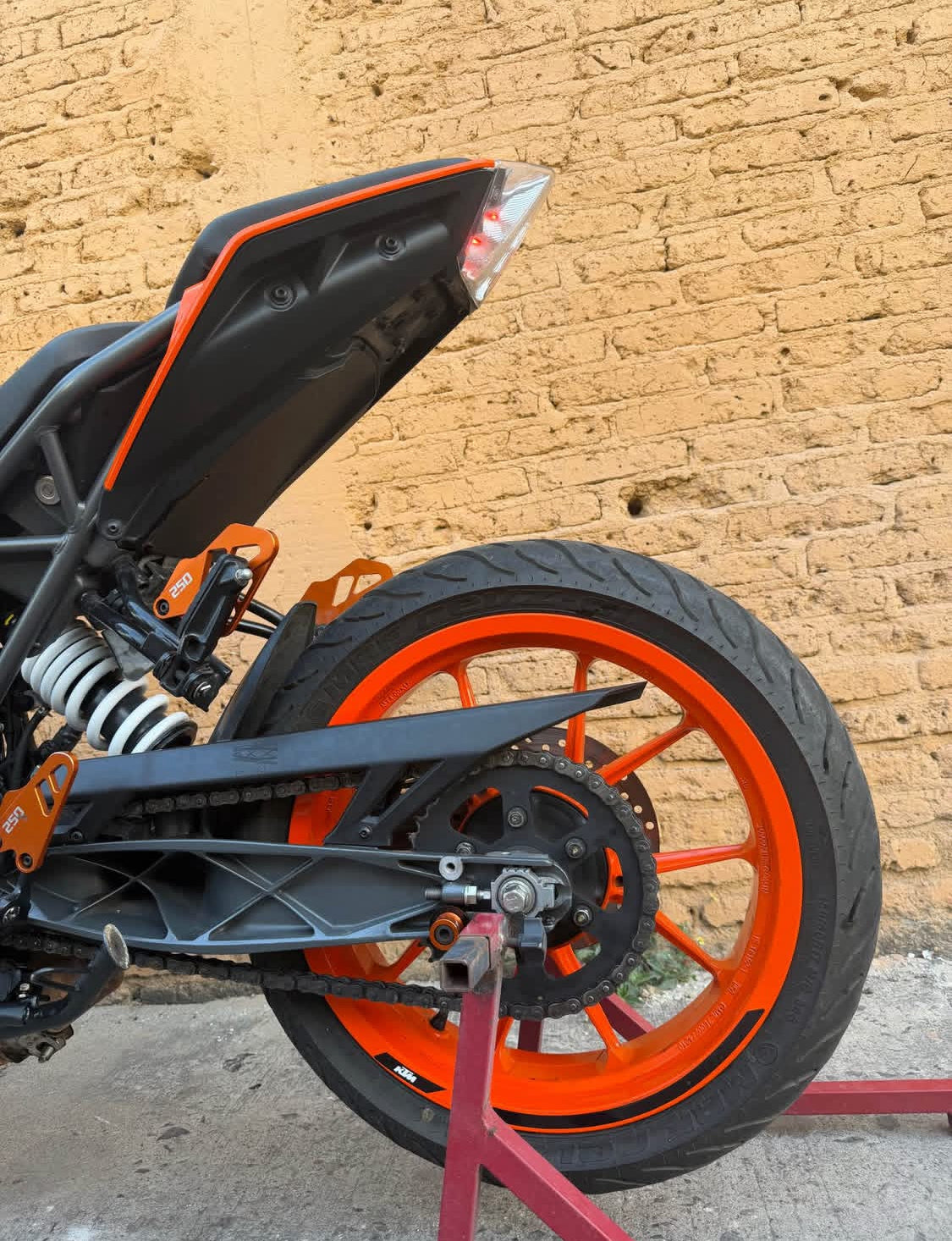 KTM  Duke 200 Año 2023