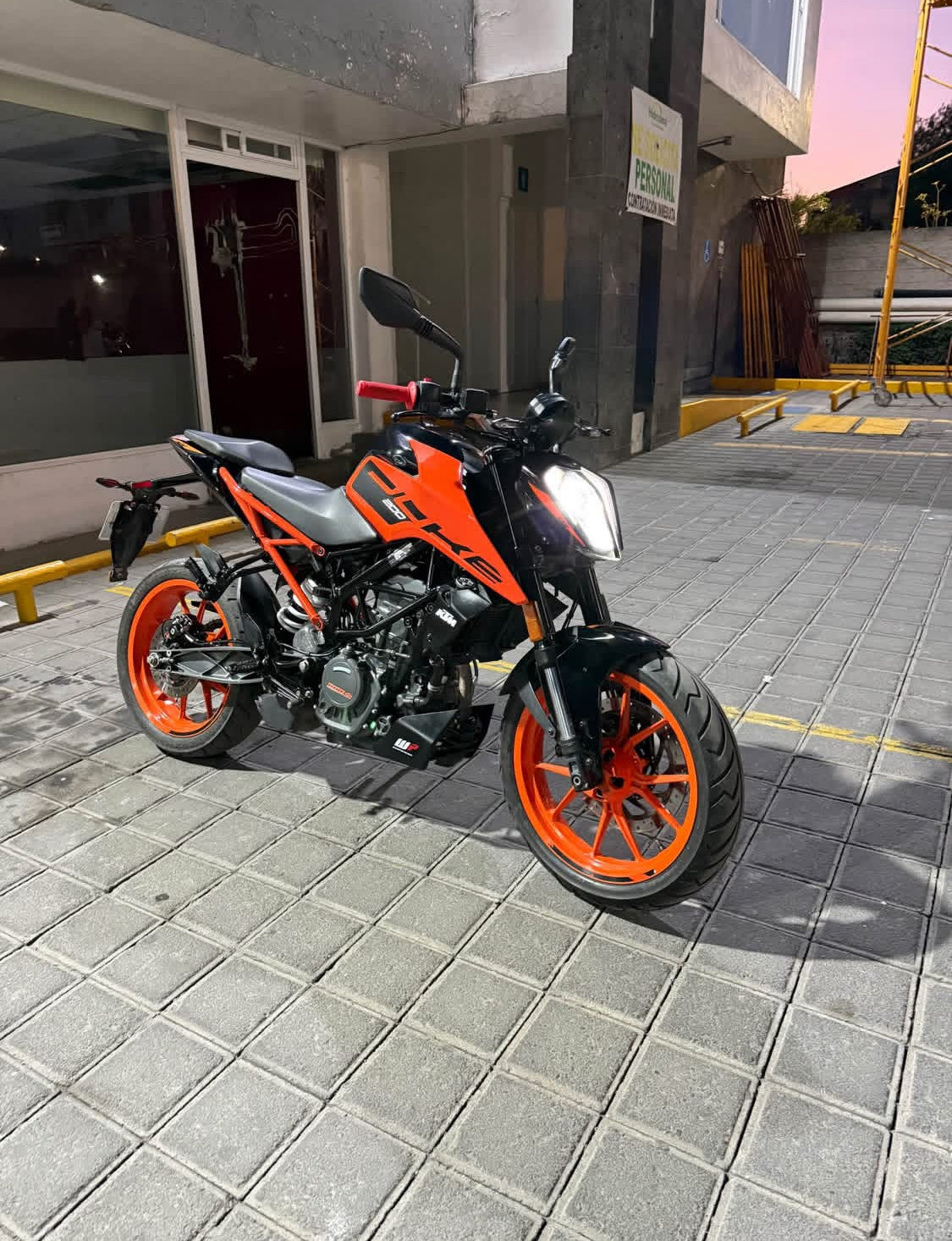 KTM  Duke 200 Año 2022