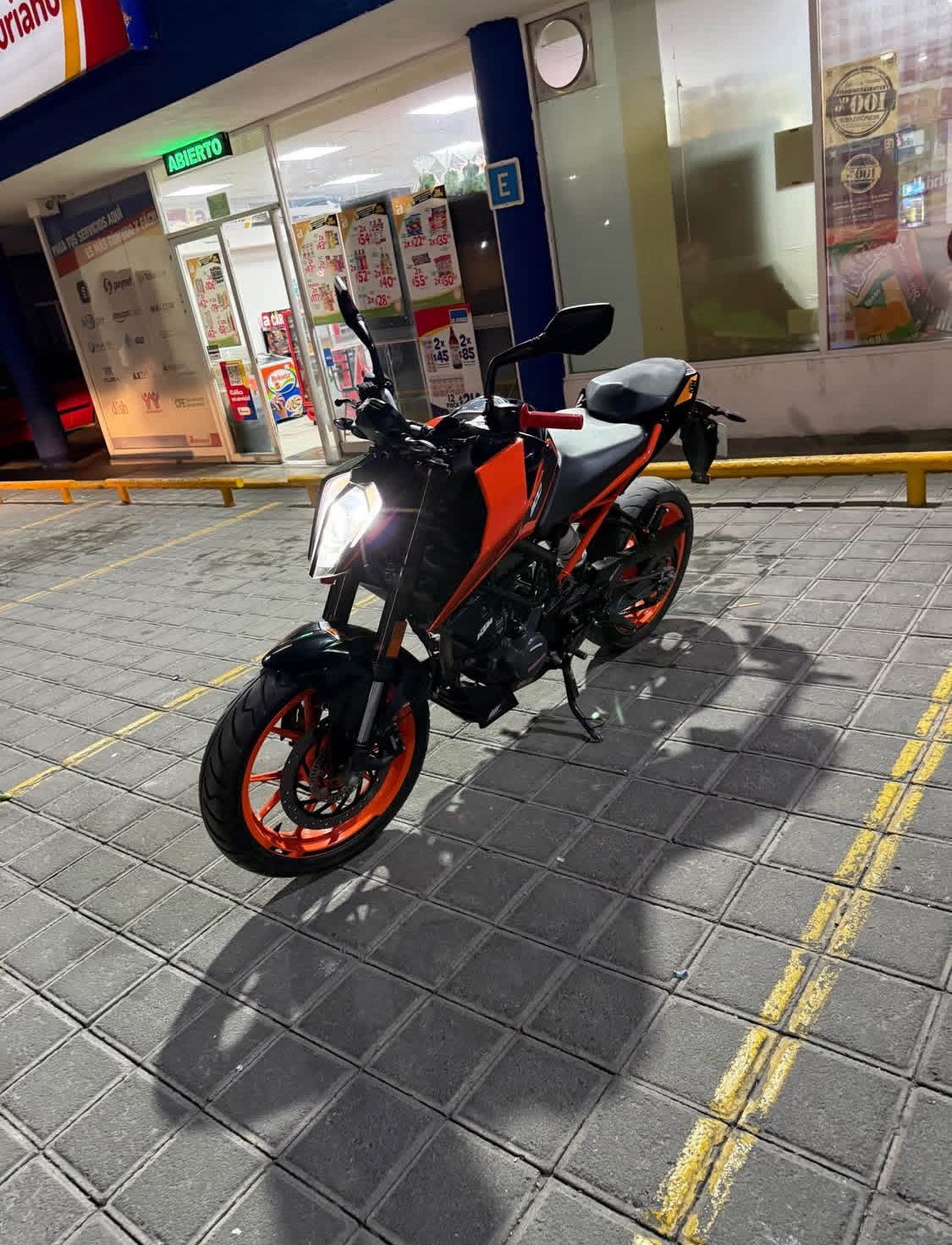 KTM  Duke 200 Año 2022
