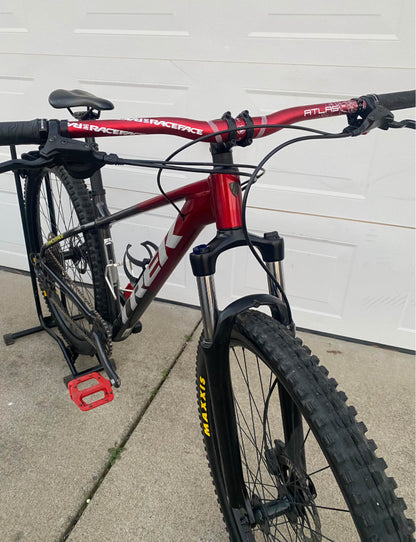 Trek  Marlin 6  R 29 Año 2023