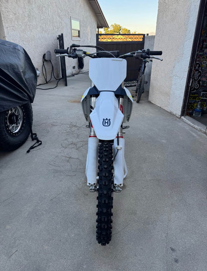 Husqvarna  350  Año 2023