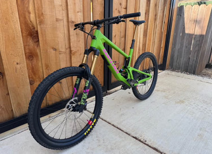 Santa Cruz  Nomad CC R 27.5 Año 2022