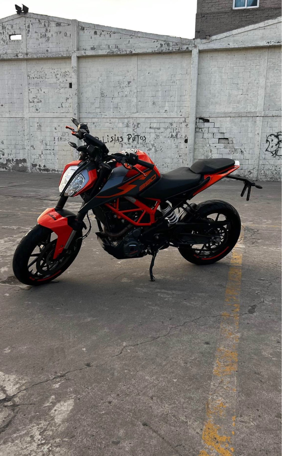 KTM Duke 390  Año 2023