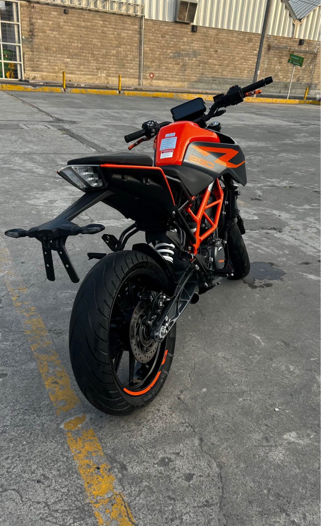 KTM Duke 390  Año 2023