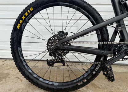 Santa Cruz  Bronson L R 27.5
