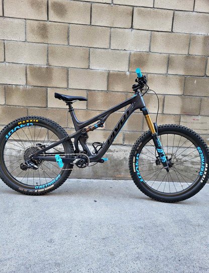 Pivot Mach  Carbon Fiber R 27.5