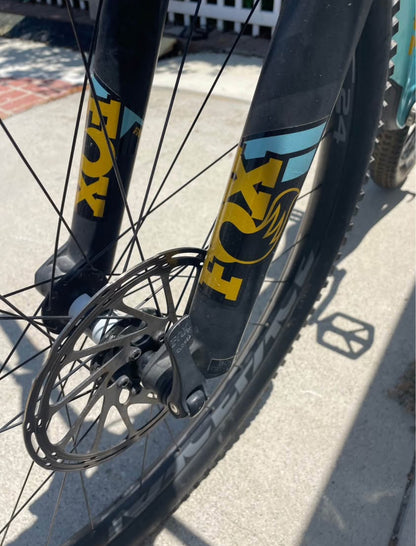 Santa Cruz blur  R 29  carbón Año 2020