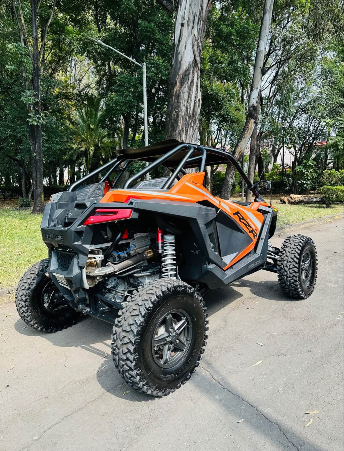 Polaris  RZR turbo R  Año 2023