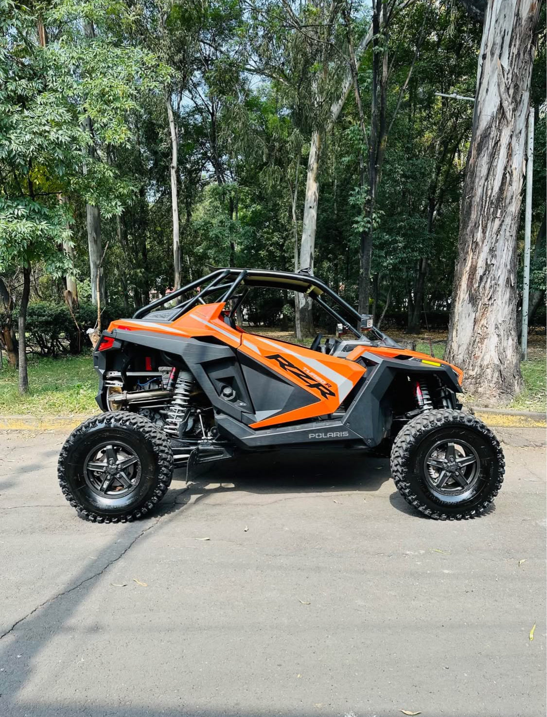 Polaris  RZR turbo R  Año 2023