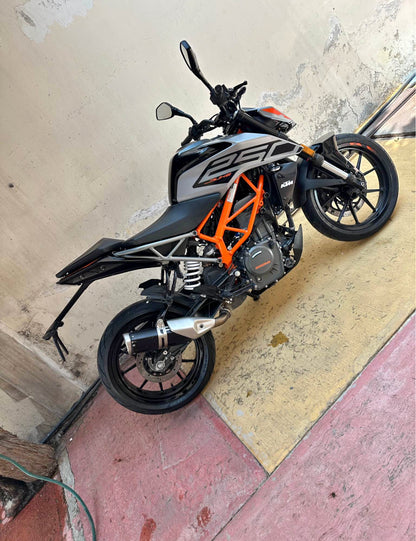 KTM  Duke 250  Año 2023
