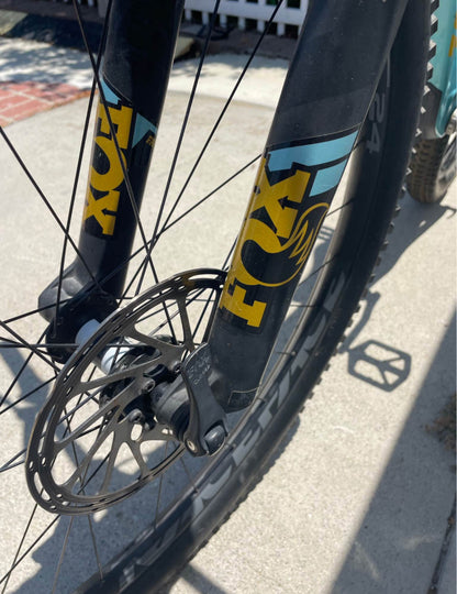 Santa Cruz blur  R 29  Año 2020