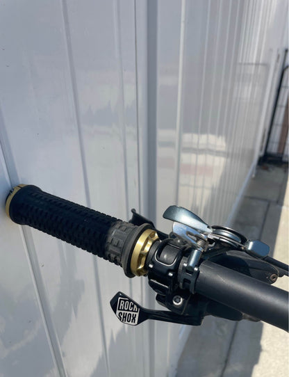 Santa Cruz blur  R 29  Año 2020