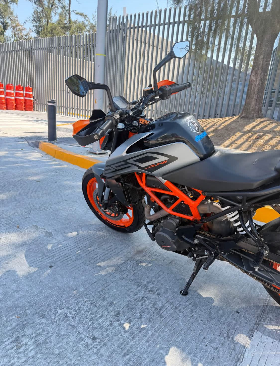 KTM  Duke 250 Año 2022