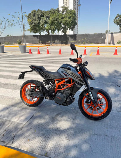 KTM  Duke 250 Año 2022