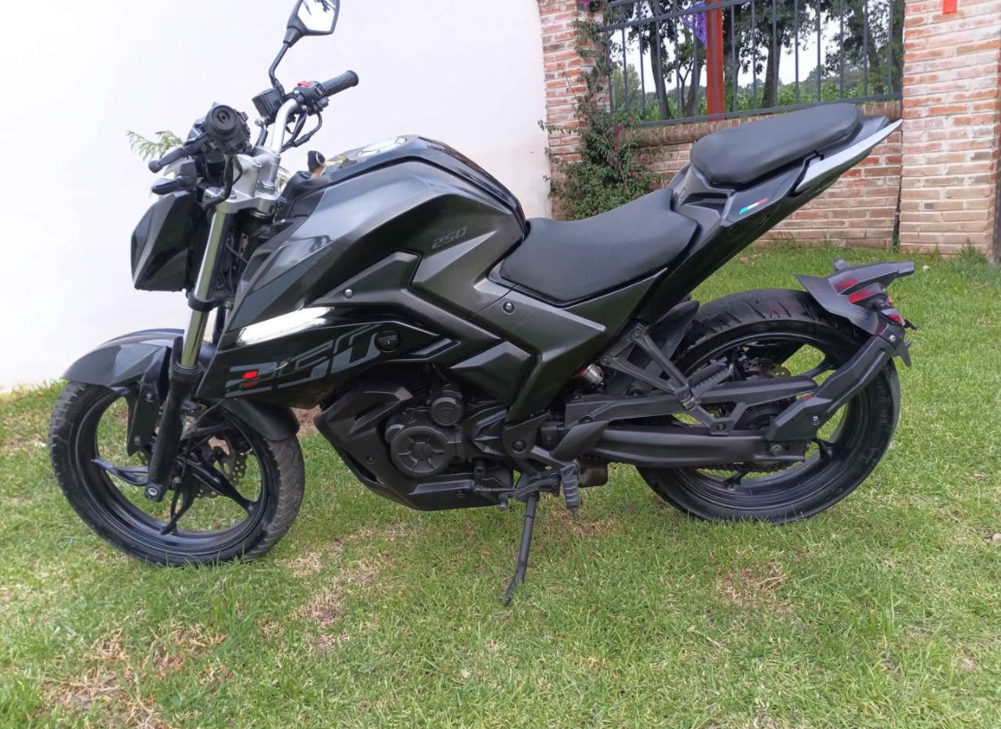 Italika  250z  Año 2024