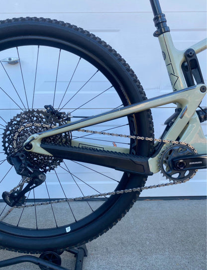 Santa Cruz  Hightower C  R 29  Año 2020